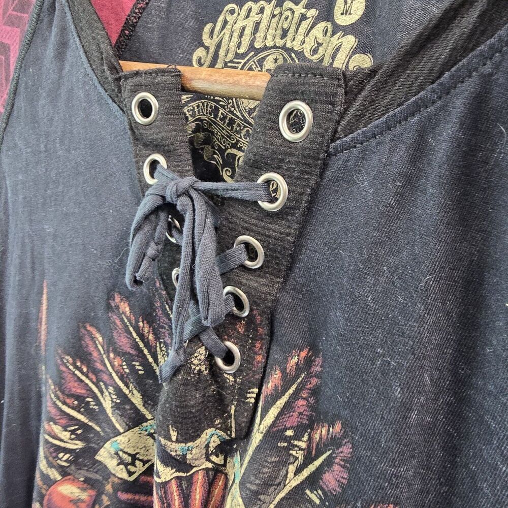 Affliction T Shirt Women Medium Black Red Tee Short Sleeve Criss Cross Feather - Picture 9 of 11